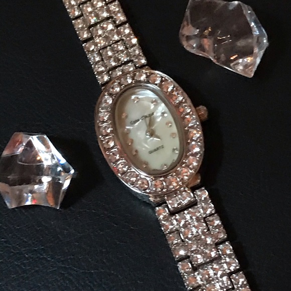 Ladies Watch - Picture 1 of 10